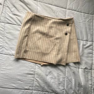 Cream colored stripped skort